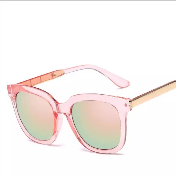 On Trend Accessories - NEW Pink & Mirror Lense Sunglasses UV Protection